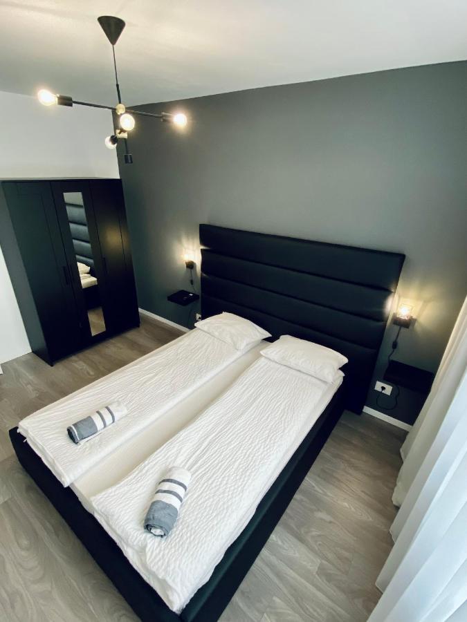 Happyhome Central Deluxe Apartments Oradea Eksteriør bilde